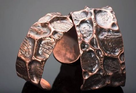 How to Make a Fold Formed Cuff Out of Copper Piping ~ The Beading Gem's Journal Copper Jewelry Diy, Fold Forming, Free Jewellery Making Tutorials, Copper Bracelets, Silver Jewelry Diy, Copper Jewellery, Jewelry Tips, Metalsmithing Jewelry, Silver Wedding Jewelry