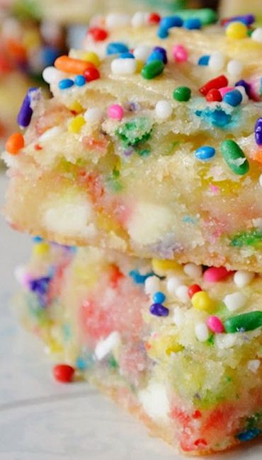 Funfetti Brownies, Funfetti Blondies, Funfetti Cake Mix Recipes, Church Desserts, Pudding Cake Mix, Cake Batter Recipes, Sweets Bar, Funfetti Cake Mix, White Choc