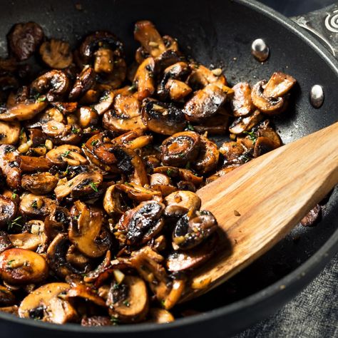 Texas Roadhouse Mushrooms, Texas Roadhouse Mushrooms Recipe, Mushroom Side Dish Recipes, Steakhouse Mushrooms, Steak Toppings, Mushroom Side Dishes, Mushroom Recipes Healthy, Delicious Steak, Mushroom Recipe