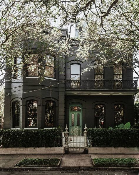 Mint Front Door, Garden District New Orleans, New Orleans House, New Orleans Garden District, Black New Orleans, Witches House, Black Houses, Yellow Doors, New Orleans Homes