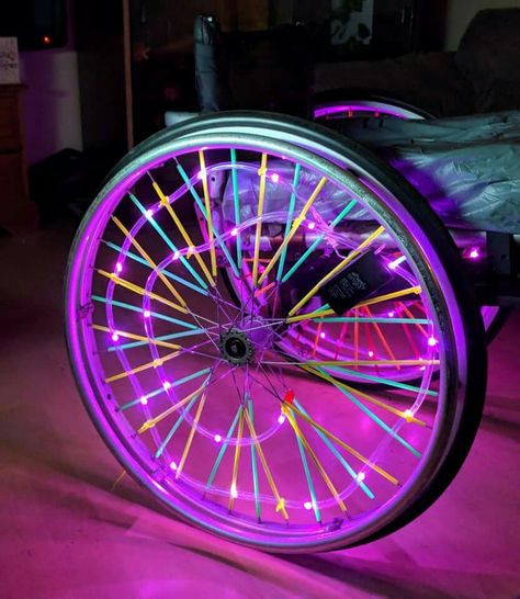 How To Decorate A Wheelchair, Cool Wheelchair Design, Cane User Aesthetic, Wheel Chair Aesthetic, Decorate Wheelchair Ideas, Aesthetic Wheelchair, Cool Wheelchairs, Cute Wheelchair Accessories, Mobility Aid Decoration