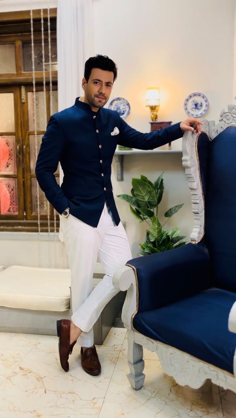 Party Wear Blazers For Men, Jodhpuri Suits For Men Wedding, Indowestern Outfits For Men, Mens Poses, Blue Tuxedo Wedding, Indowestern Outfits, Formal Boys Outfit, Party Wear Blazers, Jodhpuri Suits