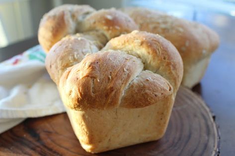 Mountain Housewife: Mountain Bread  Oatmeal Bread Bread Breakfast Recipes, Mountain Bread, Bread Breakfast, Breakfast Bread Recipes, Oatmeal Bread, Homemade Bread Easy, Instant Oats, Yeast Breads, Bread Easy