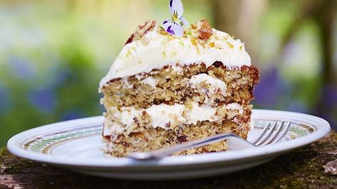 Hummingbird Cake | Comfort Food | Jamie Oliver Chef Jamie Oliver, Hummingbird Cake Recipes, Hummingbird Cake, Jamie Oliver Recipes, Crunchy Pecans, A Piece Of Cake, Piece Of Cake, Jamie Oliver, Savoury Cake