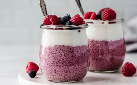 Dairy-Free Raspberry Chia Pudding Recipe | Elmhurst 1925 Raspberry Chia Pudding, Gluten Free Pudding, Pudding Recept, Pasta Bread, Recipes Chili, Cake Pizza, Sandwich Lunch, Raspberry Yogurt, Bread Sandwich