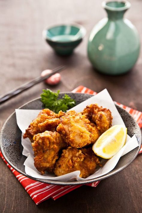 Karaage | Japanese Fried Chicken Traditional karaage recipe, aka Japanese fried chicken, golden fried to perfection with tender juicy chicken on the inside. Poland Recipes, Japanese Fried Chicken, Just One Cookbook, Easy Japanese Recipes, Fried Chicken Recipes, Japanese Cooking, Japanese Dishes, Asian Cooking, Fried Food