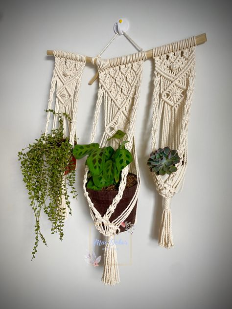 Learn how to make your own boho triple plant/ flower hanger or three pot hanging holder in this video. #macrame #macrameplanthanger #diyplanthanger #howtomacrame #planthangerideas #bohodecor #planting Macrame Flower Pot, Macrame Pot Hanger, Diy Macramé, Macrame Flower, Diy Macrame Plant Hanger, Diy Plant Hanger, Pot Hanger, Flower Pot Holder, Hanger Design