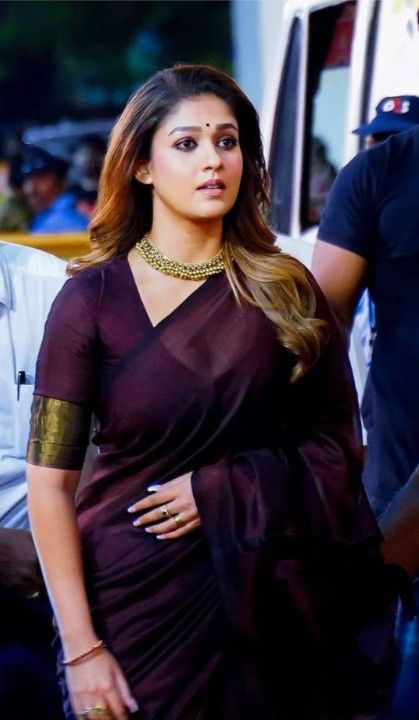 Nayanthara In Saree, Nayanthara Hairstyle, Tamil Actors, Blouse Designs High Neck, Studio 17, Kerala Saree, Model Top, Anarkali Dress Pattern, Fashionable Saree Blouse Designs