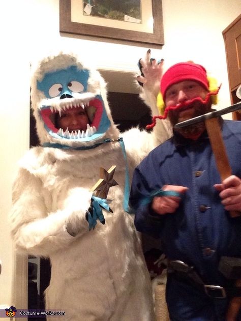 Yukon Cornelius and the Abominable Snowman - 2013 Halloween Costume Contest Halloween Snowman, Abominable Snowman Costume, The Abominable Snowman, Yukon Cornelius, Snowman Costume, Snowman Diy, Halloween Costumes 2014, Elf Face, Costumes For Couples