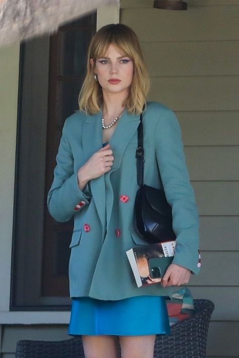 Lucy Boynton The Greatest Hits, Lucy Boynton Hair, Lucy Boynton Style, Lucy Boynton, Blonde Hair Looks, Penteado Cabelo Curto, Greatest Hits, Hair Waves, Style Outfits