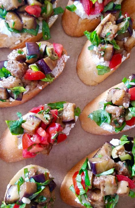 Ugly Vegan Kitchen - Sicilian Eggplant Crostini Eggplant Crostini, Sicilian Eggplant, Eggplant Appetizer, Fresh Basil Recipes, Vegan Finger Foods, Crostini Recipe, Eggplant Caponata, Crostini Appetizers, Vegan Eggplant