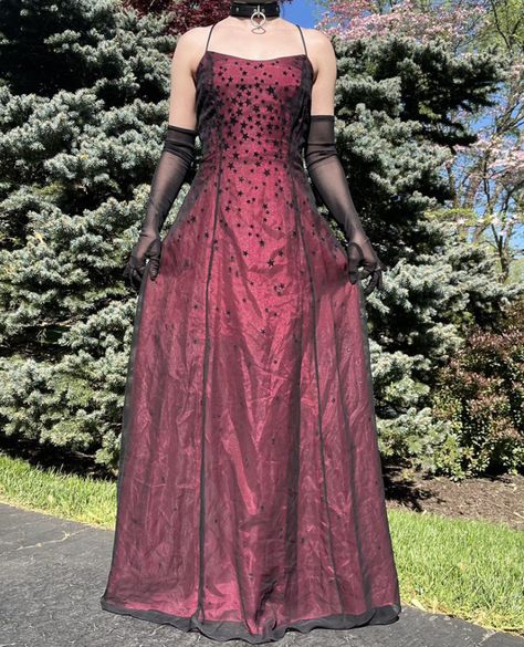 80s Dresses Formal, Prom Grunge, 90s Prom Dress Grunge, Gothic Masquerade, Grunge Formal, Wine Red Prom Dress, 90s Prom Dresses, 90s Prom Dress, Dream Prom Dress