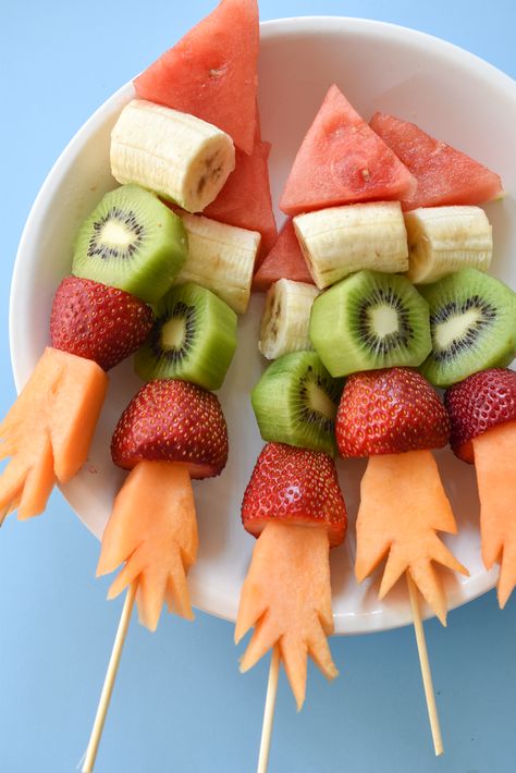 Watermelon Hacks, Childrens Cooking, 2024 Party, Fruit Kebabs, Fruit Ideas, Baby Recipes, Creative Snacks, Childrens Meals, Creative Kids Snacks