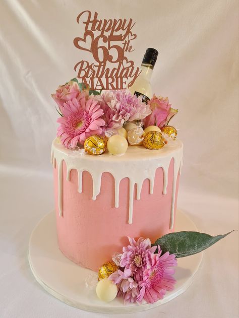 Drip cake loaded with wine flowers and chocolates Birthday Drip Cake, Wine Flowers, Cake House, Drip Cake, Drip Cakes, Chocolates, Wine, Cake, Birthday