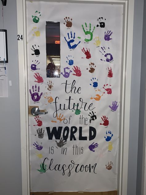 Classroom Door Painting Ideas, Class Door Decoration Ideas For Nursery, Toddler Bulletin Boards, Class Door Decorations, Scriptures For Kids, Classroom Boards, Kids Door, Classroom Songs, Diy Classroom Decorations