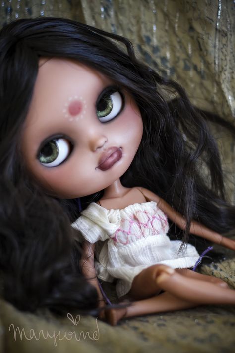 Big Eyes Art, Indian Hair, Artist Doll, Krishna Art, Pretty Dolls, Eye Art, Blythe Doll, Colourful Outfits, Bjd Dolls