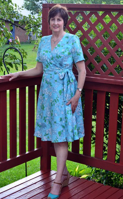 Simplicity Simplicity Pattern 8137 Misses' and Plus Size Wrap Dresses,  pattern review by krafts Simplicity Dress Patterns For Women, Wrap Dress Pattern Plus Size, Plus Dresses Casual, Plus Size Dress Patterns Free, Easy Wrap Dress Pattern, Plus Size Dress Patterns, Simplicity Dress Patterns, Plus Size Dress Pattern, Dresses Women Over 50