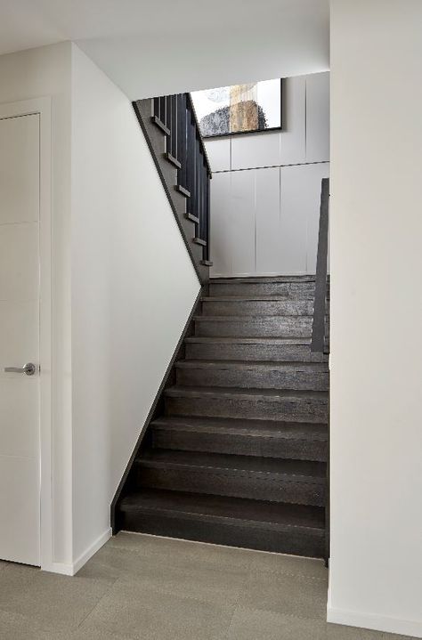 U Shape Stairs Design, U Shaped Stairs, U Shaped Staircase, Staircase Interior Design, Small Hall, Stairs Design Interior, Luxury Closets Design, Stairs Design Modern, Floor Tile Design