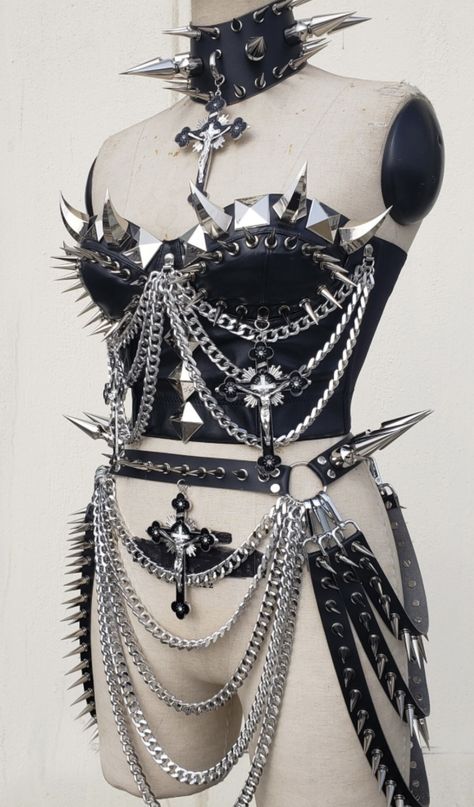 Spiky Outfits, Outfits With Harness, Look Festival, Punk Outfits, Alt Fashion, Goth Outfits, Fantasy Clothing, Rave Outfits, Edgy Outfits