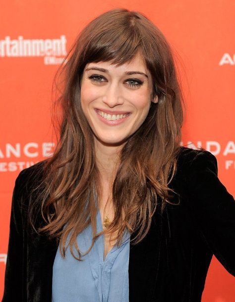 Side Fringe Hairstyles, Short Side Bangs, Lizzy Caplan, Shaggy Haircuts, Short Bangs, Long Brown Hair, Fringe Hairstyles, Long Hair With Bangs, Charlize Theron