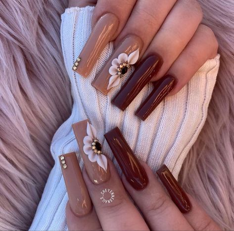 Era Nails, Tan Nails, Black Halloween Nails, Brown Acrylic Nails, Nagellack Trends, Nails Design With Rhinestones, Fall Acrylic Nails, Long Acrylic Nails Coffin, Thanksgiving Nails