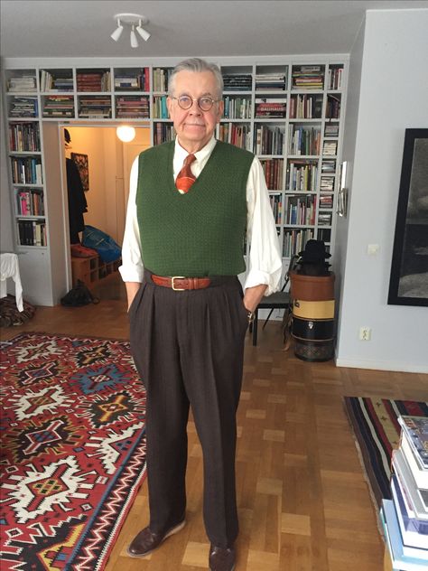 Grandpa Fashion, Grandpa Outfit, Preppy Vest, Look 80s, Old Man Fashion, Grandpa Core, Grandpa Style, Party Photoshoot, Dad Fashion