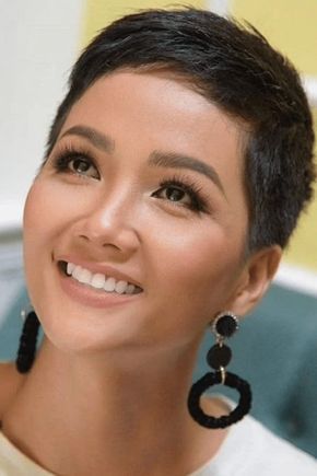 Super Short Pixie Cuts, Super Short Pixie, Super Short Haircuts, Pixie Cut Styles, Crop Hair, Super Short Hair, Very Short Hair, Penteado Cabelo Curto, Short Pixie Haircuts