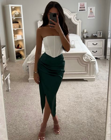 Corset Outfit Classy, Corset Top Outfit Classy, White Corset Outfit, Corset Look, Corset Top Outfit, Date Night Outfit Classy, Corset Fashion Outfits, White Corset Top, Tops Shein