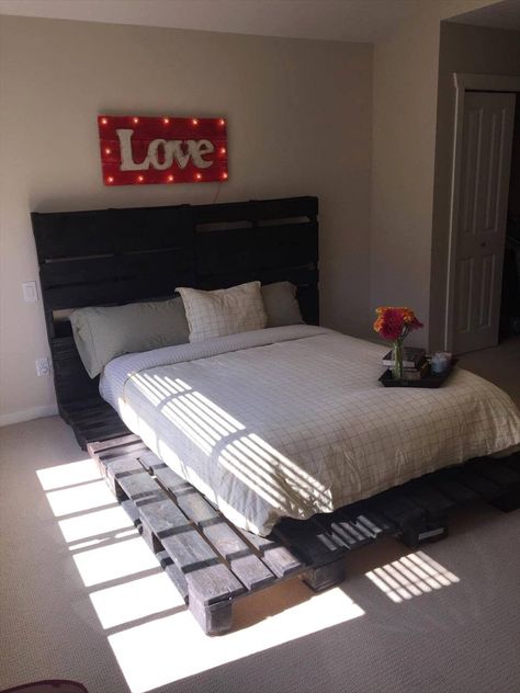 Black Pallet Bed, Pallets Bed, Wooden Pallet Beds, Wood Pallet Beds, Pallet Bed Frames, Pallet Bed Frame, Diy Pallet Couch, Diy Pallet Sofa, Diy Pallet Bed