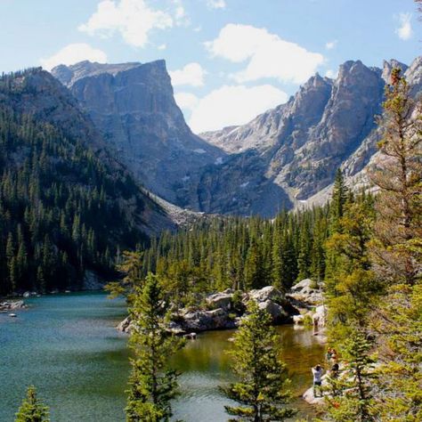 Emerald Lake + Top Rocky Mountain National Park Attractions #emeraldlake #rmnp #rockymountainnationalpark #colorado #visitcolorado #usa Emerald Lake Colorado, Camping Colorado, Visit Colorado, Colorado Vacation, Grand Lake, Emerald Lake, Colorado Travel, Estes Park, Rocky Mountain National