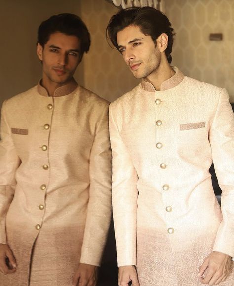 Sidharth Gupta, Siddharth Gupta, Boy Snaps, Boy Snaps Pic, Classy Outfits Men, Aesthetic Eyes, Best Love Lyrics, Long Hair Styles Men, Bollywood Actors