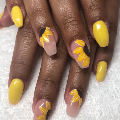 Yellow Nails With Sunflower, Yellow Manicure Ideas, Yellow Sunflower Nails, Pink And Yellow Nails, Yellow Manicure, Pastel Pink And Yellow, Shower Nails, Baby Shower Nails, Fab Nails