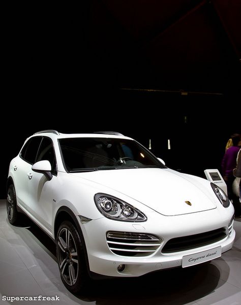 Porsche Truck, Luxury Cars Inside, Inside The Car Aesthetic, Porche Car, Car Aesthetic Interior, Cars Inside, Porsche Macan Gts, Subcompact Cars, Porsche Cayenne Gts