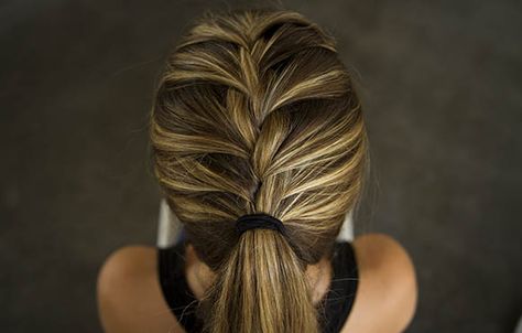 Hair a hot mess after a hot run? Fret no more! Here are the best hairstyles for runners of all styles, climates and distances. Hairstyles For Runners, Active Hairstyles, Running Hair, Workout Hair, Running Hairstyles, Gym Hair, Half Braid, French Braid Ponytail, Fitness Shirts