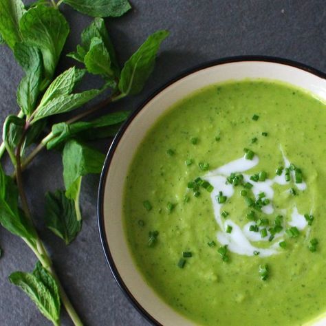 Pea And Mint Soup, Tomato Tortellini Soup, Cold Soup, Leek Soup, Savory Soups, Pea Soup, Butternut Squash Soup, Frozen Peas, Delicious Soup