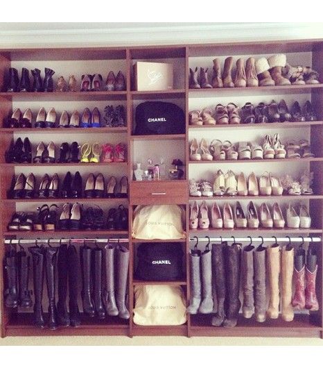 Creative Ways to Organize your  shoes. You wont be disappointed! Ideas De Closets, Boot Hanger, Vstupná Hala, Organizar Closet, Boot Storage, Closet Room, Dream Closets, Closet Goals, Walk In Wardrobe