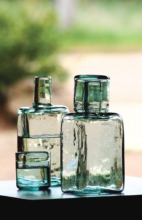 A bedside drink set is a thoughtful addition to your guests stay. Bedside Water, Bedside Water Carafe, Modern Table Decor, Bedside Carafe, Carafe Set, Rustic Table Decor, Water Carafe, Drinking Glass Sets, Verre Design