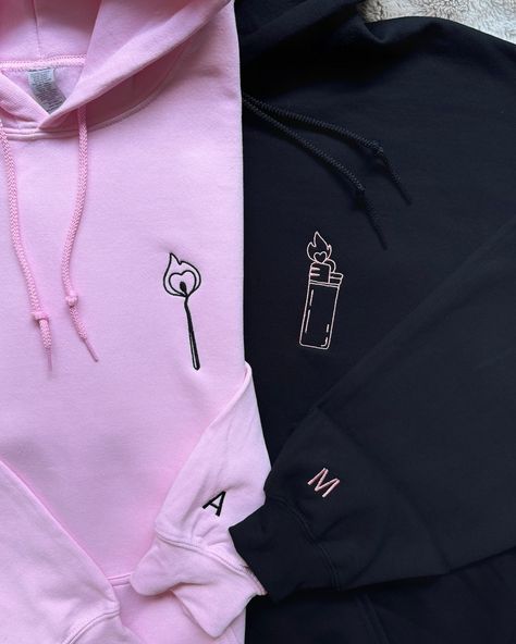 If you’re seeing this .. ur partner demands matching hoodies🤭💕🔪 GO ENTER MY 40K GIVEAWAY!💖 This gift is something they will wear forever & when they wear it they’ll be reminded of how much love & appreciation you have for them🫶🏼 SHOP NOW~Link in bio<3 ~~ #anniversary #anniversarygift #gift #embroiderymachine #embroidery #custominitials #asmr #embroideryasmr #SmallBusiness #bfgiftideas #gfgiftideas #boyfriendgiftideas #girlfriendgiftideas #matchingcouplesoutfits #matchingcouples #matchin... Couple Sweatshirts Aesthetic, Couples Hoodies Ideas, Couple Hoodies Ideas Design, 3 Anniversary, Hoodies Ideas, Sweatshirts Aesthetic, Hoodie Embroidery, Matching Hoodies, Bf Gifts