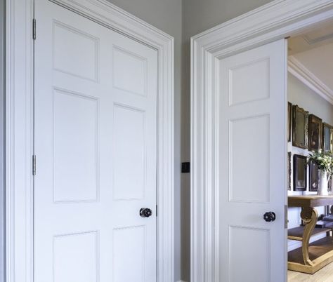 English Manor Houses Interior, Door Architrave, Edwardian Mansion, Country Townhouse, 4 Panel Doors, Six Panel Door, Manor House Interior, Entrance Hall Decor, Georgian Doors