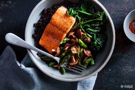 If you want to start cooking more salmon but don’t know where to start, give this nutrient-packed salmon-and-rice recipe a shot. Salmon And Black Rice, Black Rice Bowl, Recipe Lentils, Rice Lentils, Salmon Bowls, Salmon Recipes Pan Seared, Recipe Salmon, Salmon Rice, Salmon Bowl