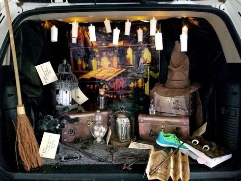 Witchy Trunk Or Treat Ideas, Hogwarts Trunk Or Treat, Trunk Or Treat Harry Potter, Trunk Or Treat Harry Potter Theme, Harry Potter Trunk Or Treat Ideas, Peep Diarama, Harry Potter Trunk Or Treat, Hogwarts Halloween, Maze Ideas