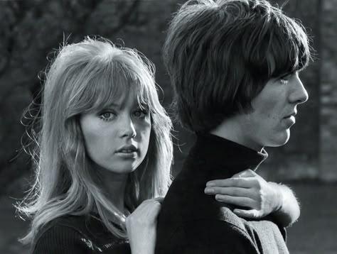 George Harrison Pattie Boyd, Beatles Girl, Pattie Boyd, Beatles George, Beatles Love, Beatles Photos, Something In The Way, The Fab Four, I'm With The Band