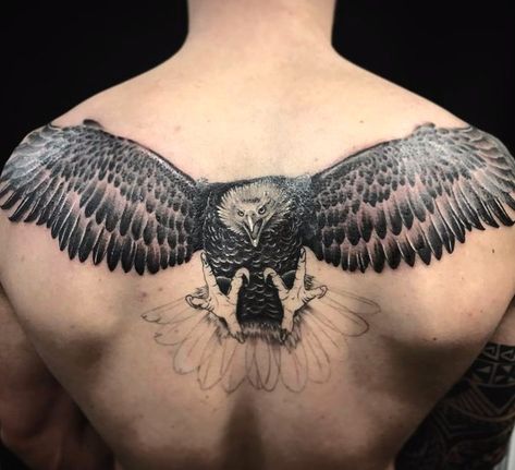 Tatuajes de águilas Eagle Tattoo Forearm, Eagle Back Tattoo, Eagle Chest Tattoo, Eagle Wing Tattoos, Bald Eagle Tattoos, Traditional Eagle Tattoo, Wing Tattoos On Back, Silver Tattoo, Tattoo Son