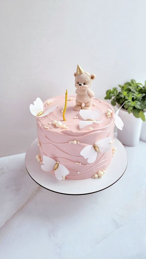 Simple 1st Birthday Cake, First Birthday Cake Girl, First Bday Cake, 1st Birthday Cake Designs, Baby First Birthday Cake, Pink Birthday Cakes, Funny Birthday Cakes, 1st Birthday Cakes, Mini Cakes Birthday