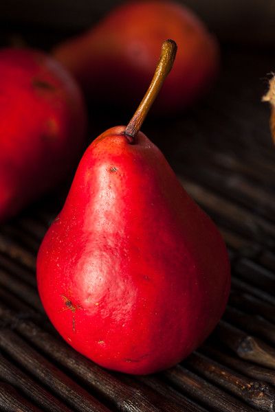 Vitamin Background, Reference Objects, Honduran Food, Red Pears, Fruit Photos, Colors Of Fire, Red Pear, Simply Red, Beautiful Fruits