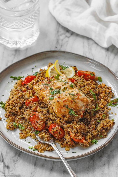 One-Pan Fish Fillets with Quinoa and Cherry Tomatoes - #fish #quinoa #onepan #recipe #eatwell101 - This flavor-packed one-pan fish and quinoa dish to treat the family to a healthy weeknight meal! This fish, quinoa, and tomatoes recipe this can be cooked in a flash without worrying about a sink full of dishes. - #recipe by #eatwell101® Fish With Beans, Fish And Quinoa Recipes, Fish Quinoa, Onepan Recipe, Quinoa Recipes Side Dish, Sink Full Of Dishes, Tilapia Dinner, Quinoa Side Dish, Fish Fillet Recipe