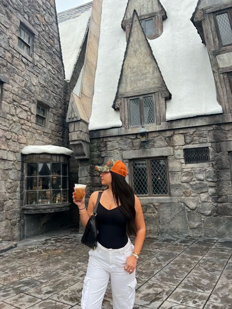 Wizarding World of Harry Potter Outfit Wizarding World Of Harry Potter Outfit, Universal Studios Outfits Women, Universal Studio Outfits, Universal Studios Outfits, Harry Potter Outfit, Theme Park Outfit, 2025 Outfits, Universal Studios Outfit, Universal Trip