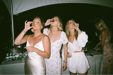 Bachelorette Film Photos, Party Disposable Photos, Wedding Disposable Camera Photos, Disposable Wedding Photos, Disposable Camera Bachelorette, Disposable Camera Photography Party, White Party Pictures, All White Party Aesthetic, Wedding After Party Aesthetic