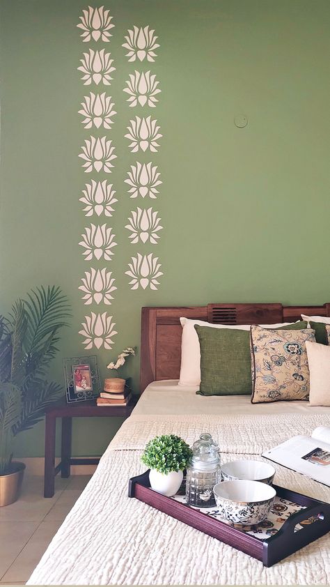 Indian Home Wall Painting Ideas, Living Hall Wall Painting Ideas Indian, Home Paint Colors Interior Indian, Indian Wall Painting Living Rooms, Wall Paint Designs Bedroom Indian, Indian Traditional Bedroom, Wall Painting Ideas Indian, Indian Wall Painting, Indian Style Bedroom