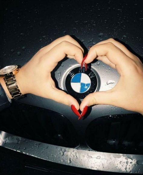 BMW love Bmw Picture Ideas, Bmw Couple Goals, Bmw Profile Picture, Bmw Couple, Love Wallpaper Aesthetic, Football Girlfriend, Women Drivers, Бмв X6, Happy Birthday Woman